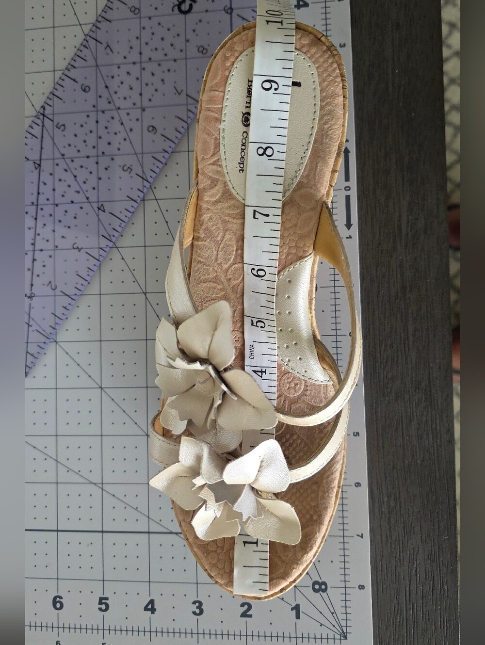 b.o.c. Women's Cream Floral Wedge Sandals - Picture 7 of 7